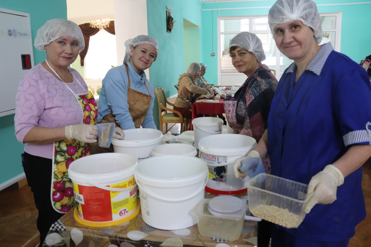 Жители Жирновского района готовят новогодние подарки для бойцов СВО –  ЖирнОе.RU