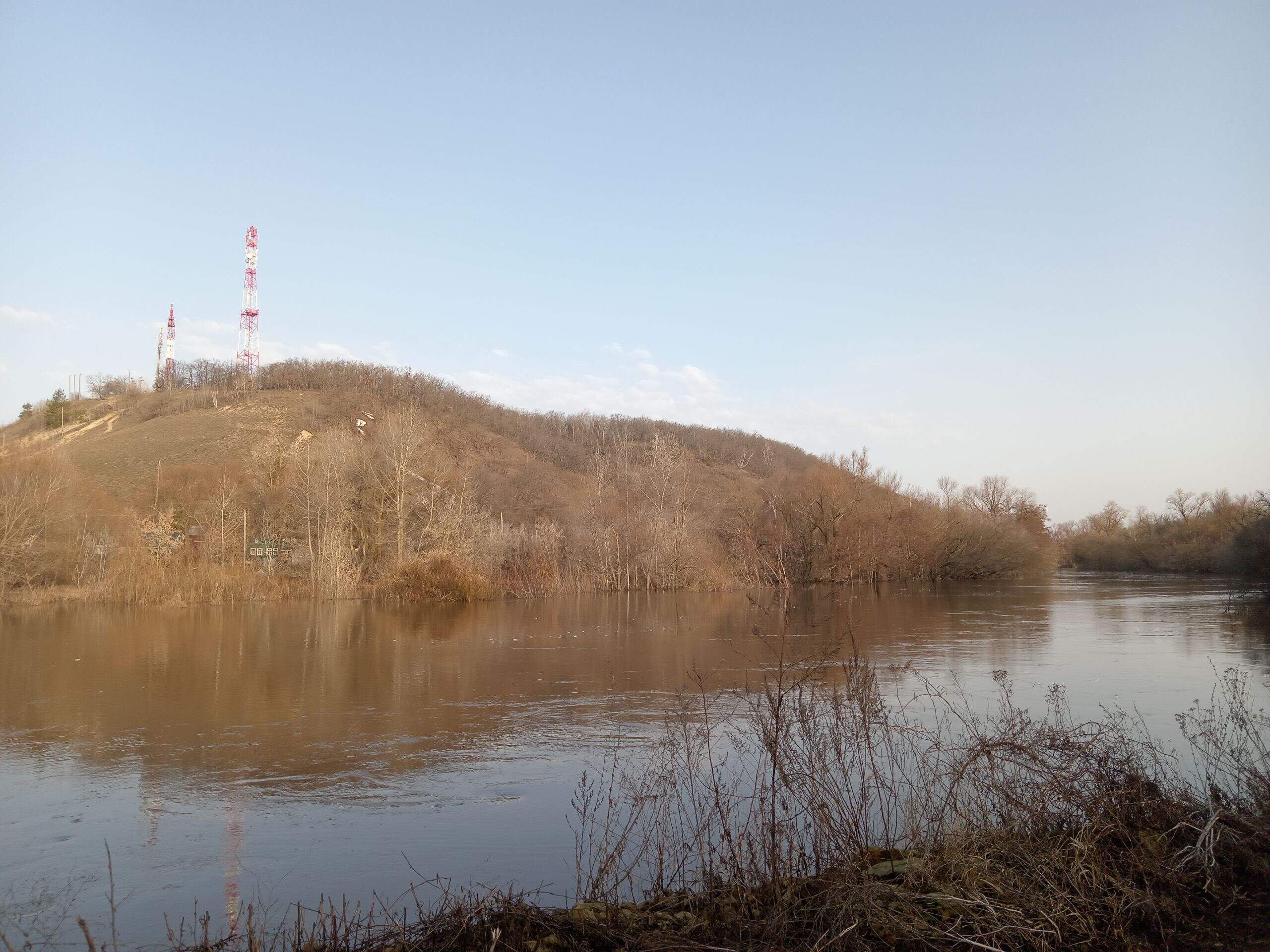 В черте р.п. Лысые Горы уровень воды в реке Медведица пошёл на спад? |  07.04.2024 | Жирновск - БезФормата